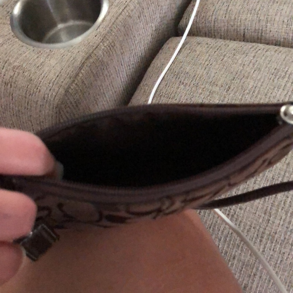 Coach wristlet - Picture 4 of 4